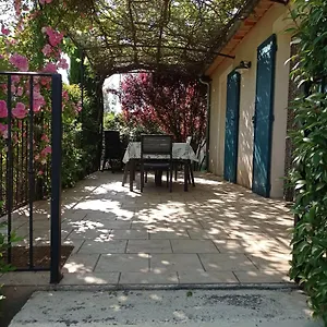 Le Cabanon D'amandine Et Gabriel Blauvac